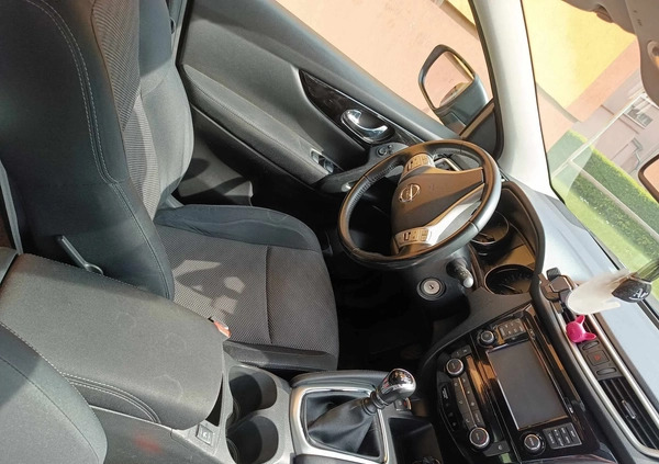 Nissan Qashqai cena 48000 przebieg: 206000, rok produkcji 2014 z Elbląg małe 11